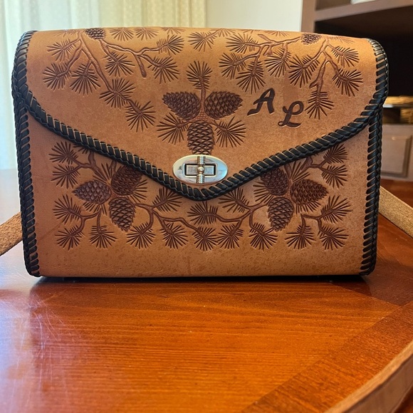 Stunning Vintage Tooled Leather Hand Bag Purse Squirrel Acorns - Picture 2 of 10